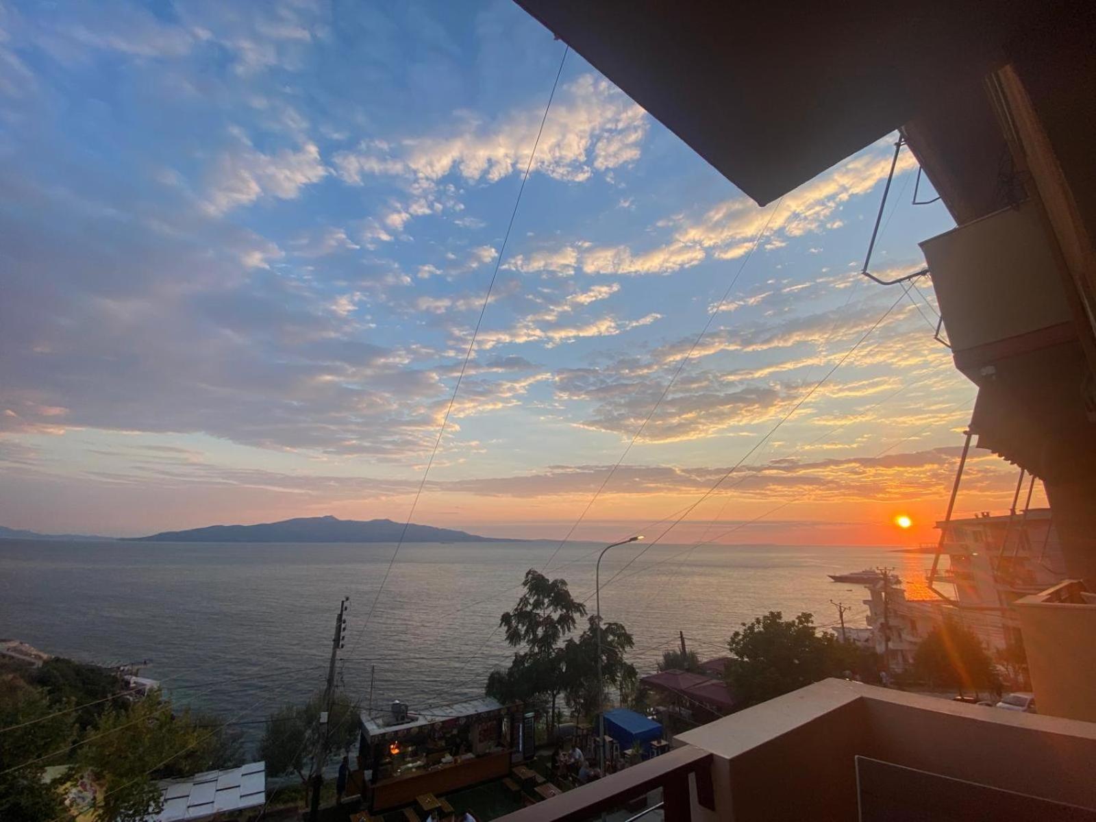 Del Mar Sea View Apartment Sarandë Eksteriør bilde