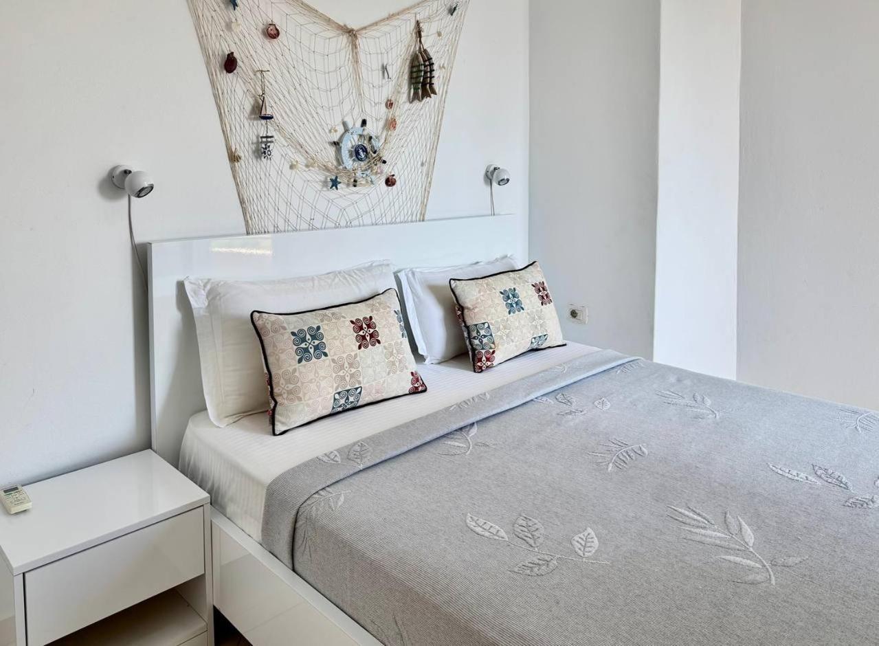 Del Mar Sea View Apartment Sarandë Eksteriør bilde