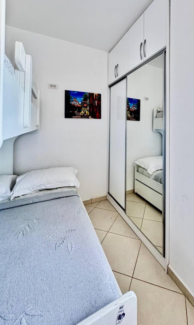 Del Mar Sea View Apartment Sarandë Eksteriør bilde