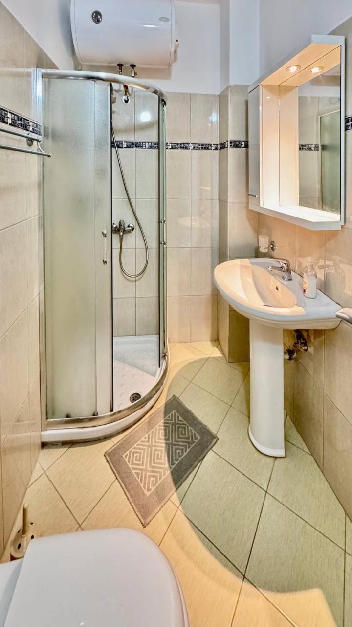 Del Mar Sea View Apartment Sarandë Eksteriør bilde