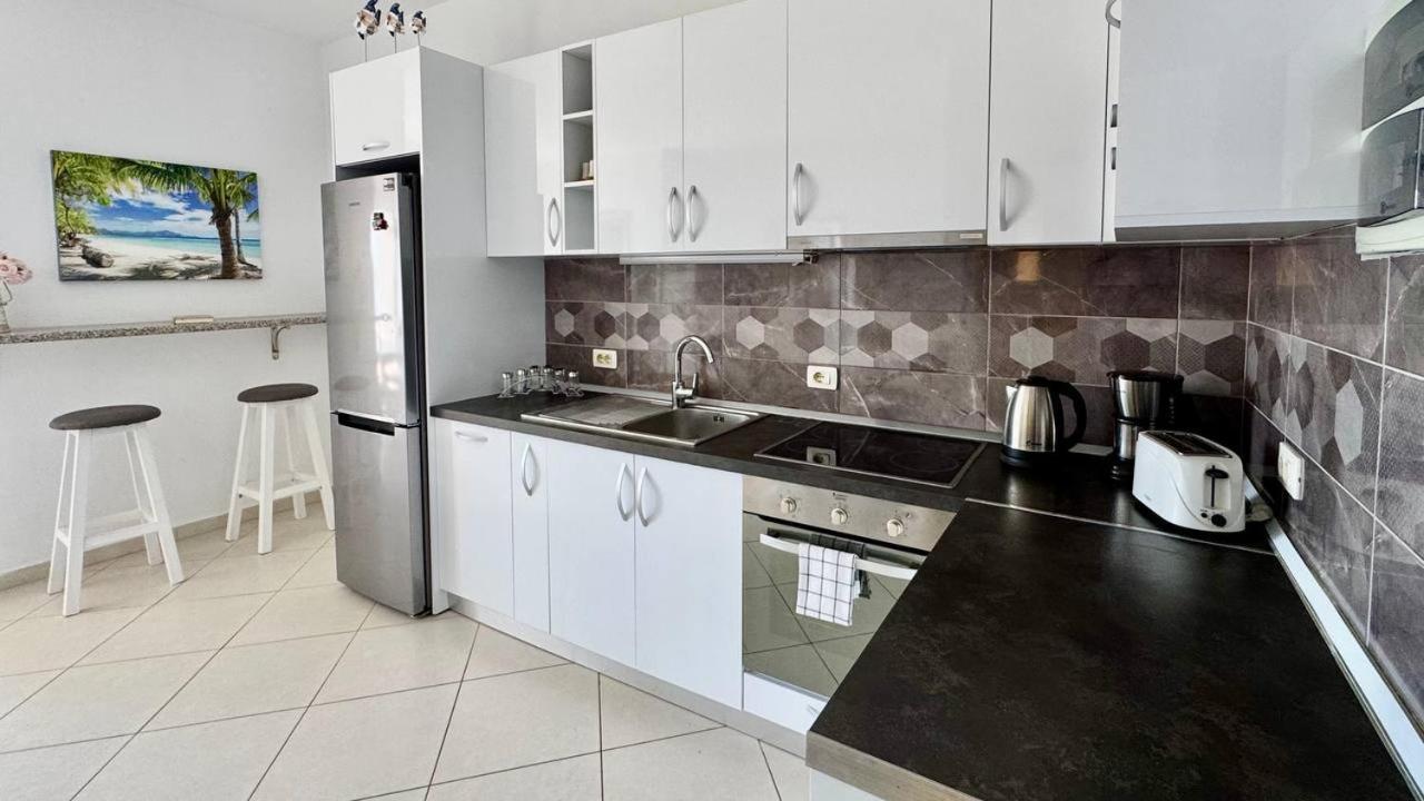 Del Mar Sea View Apartment Sarandë Eksteriør bilde